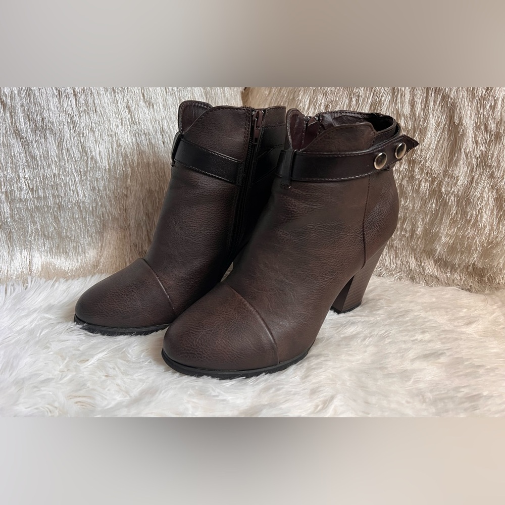 Brown Heeled Ankle Boots with Silver Button Detail Size:7